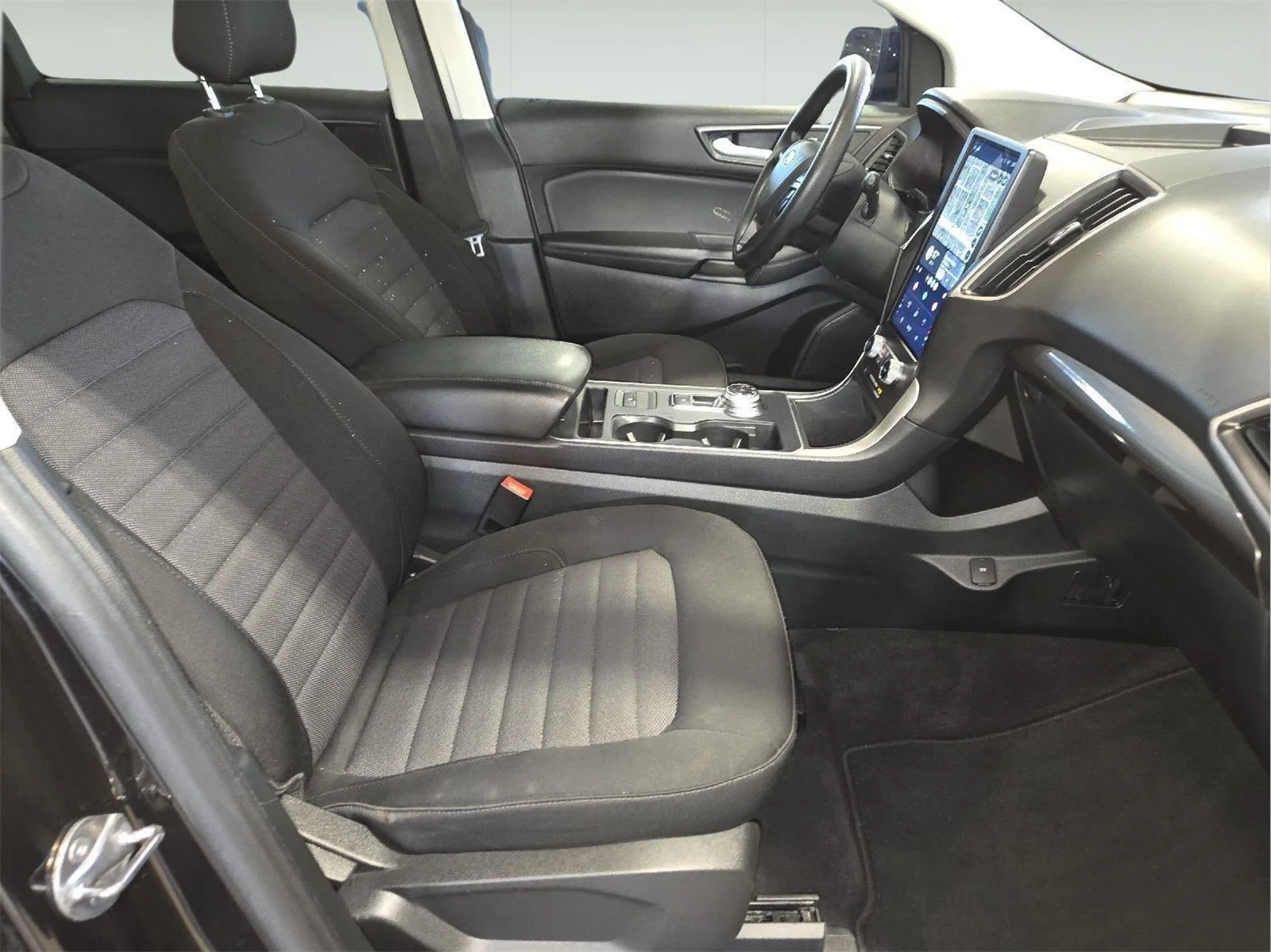 Used 2024 Agate Black Ford SE image 30
