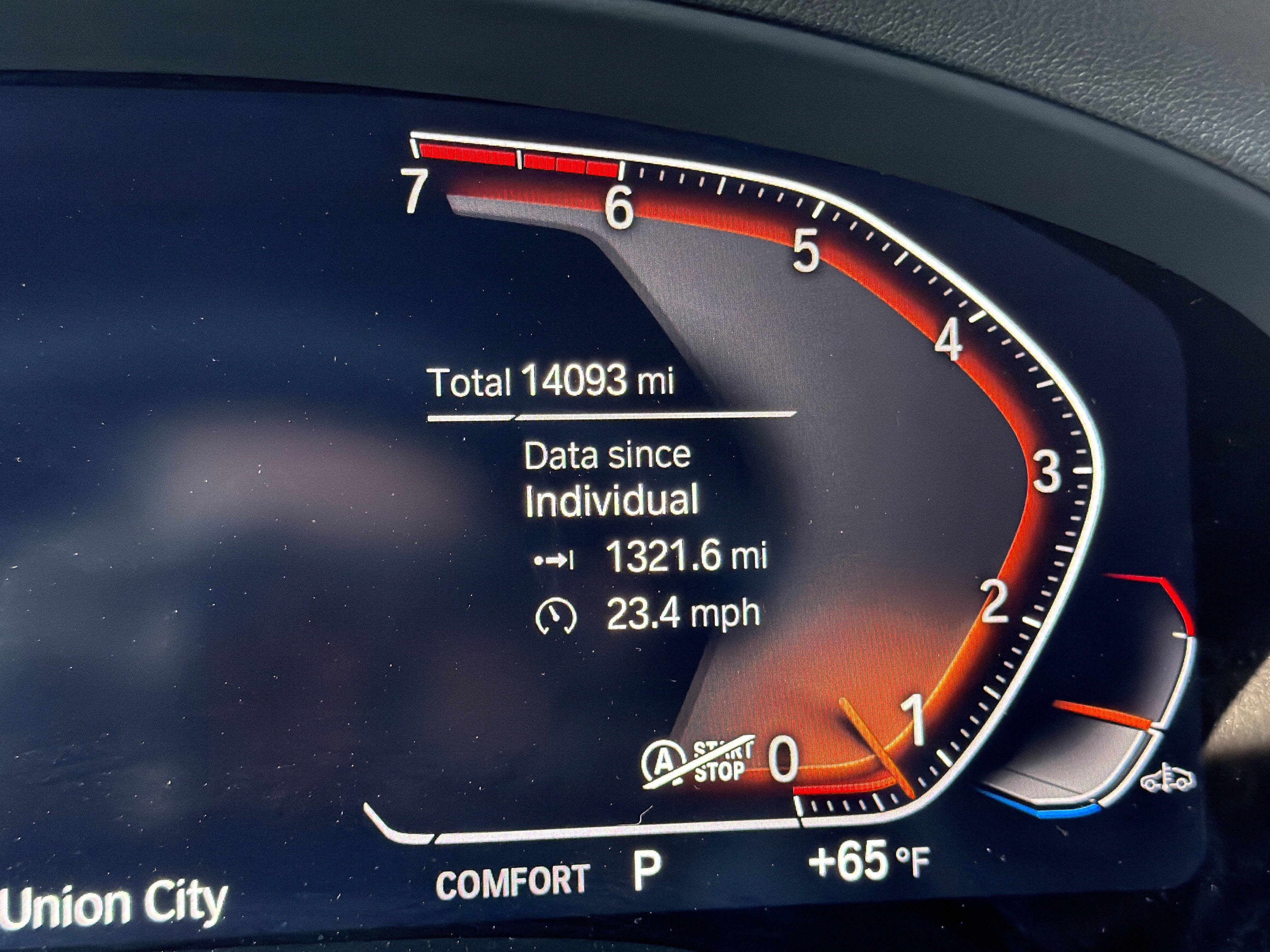 Used 2025 Mineral White Metallic BMW xDrive30i image 14