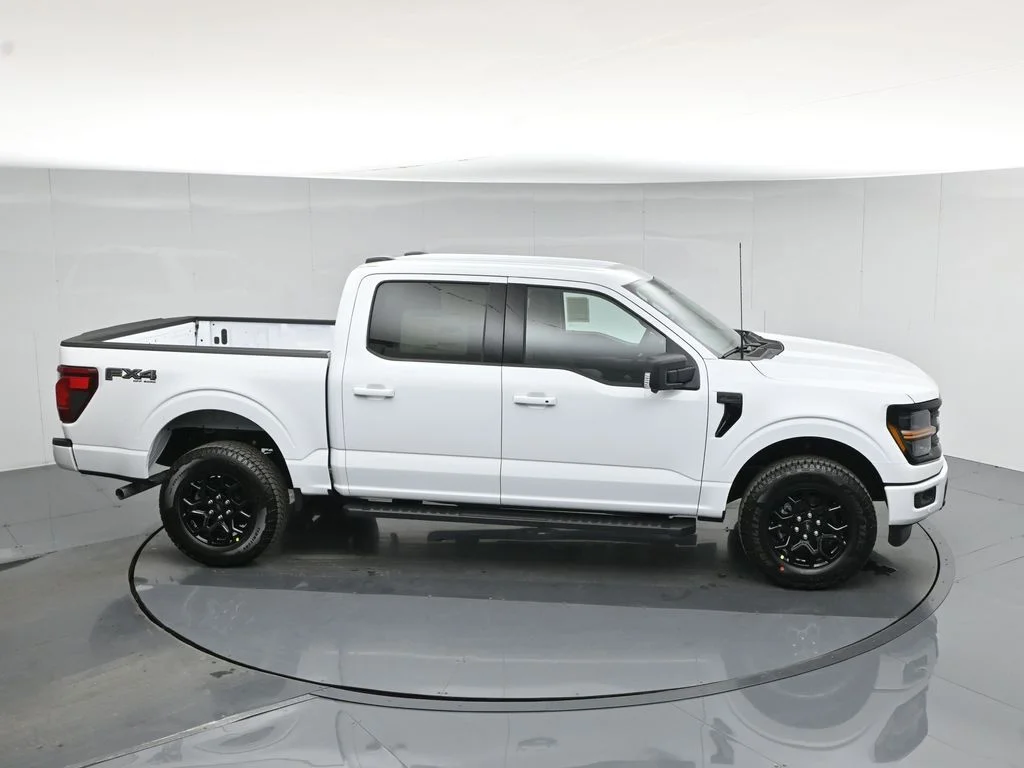 New 2026 Oxford White Ford XLT image 54