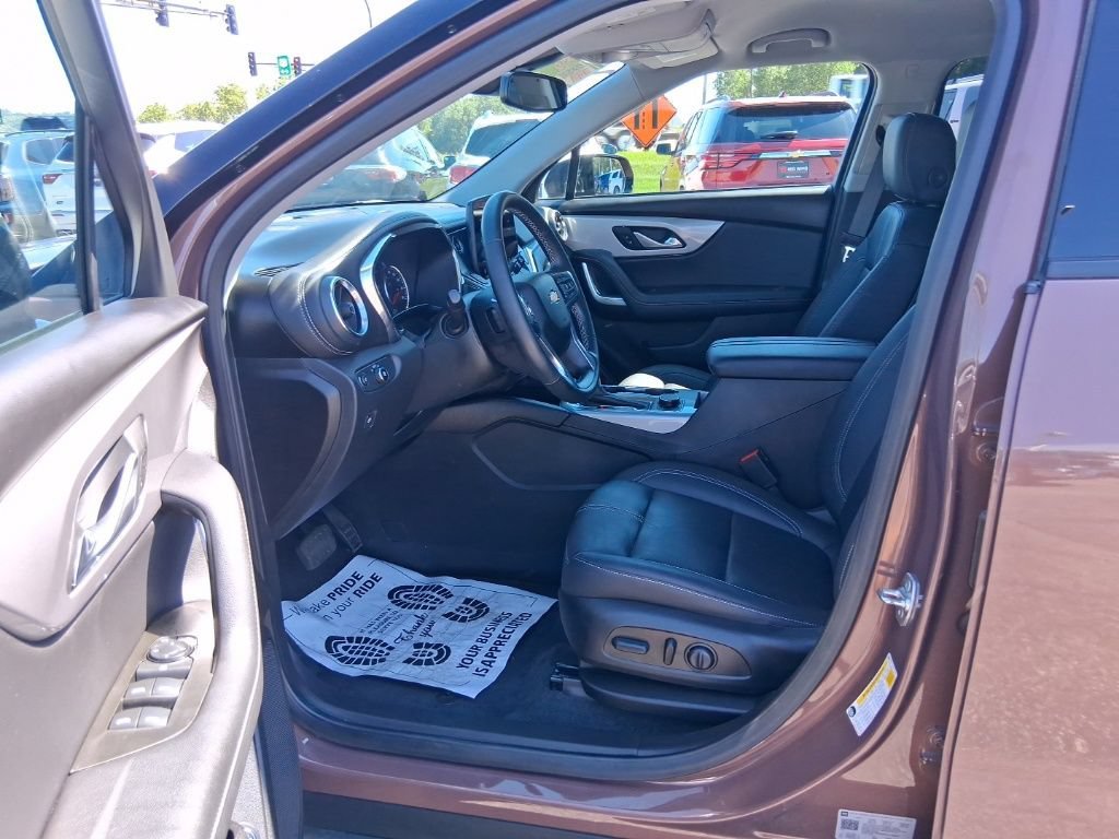 Used 2024 Copper Bronze Metallic Chevrolet 3LT image 8