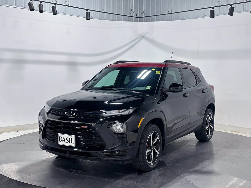 Used 2021 MOSAIC BLACK METALLIC Chevrolet RS image 8