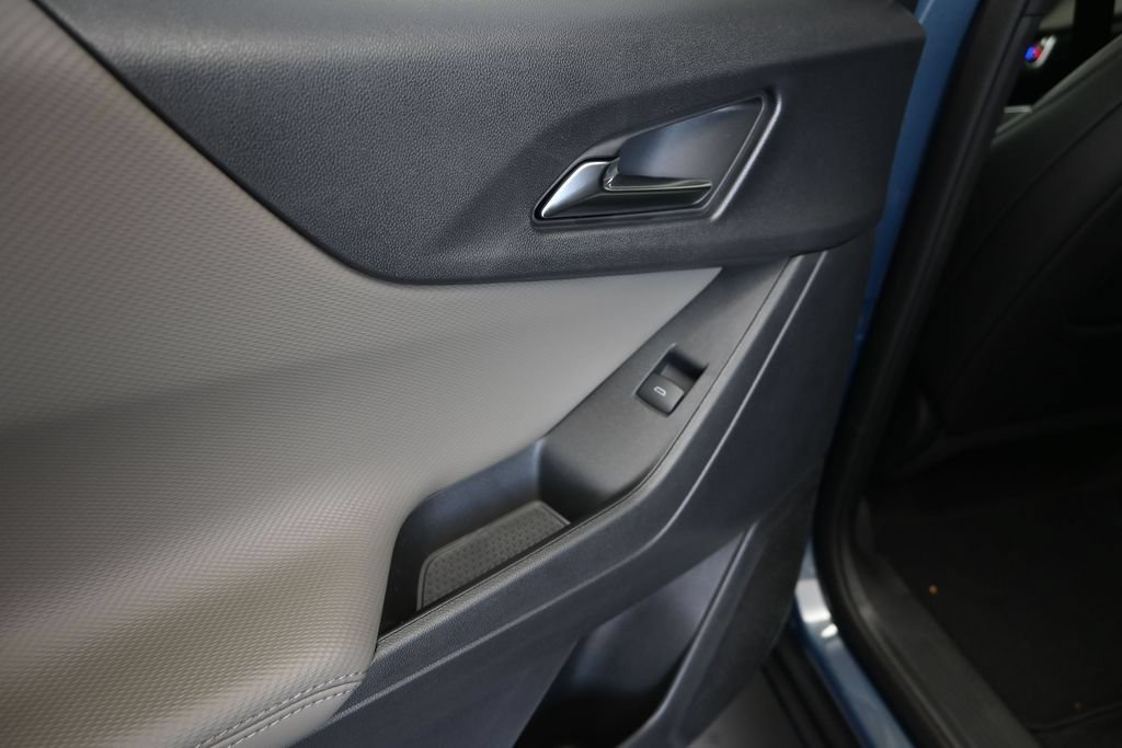 2027 Chevrolet Equinox LT - Photo 15