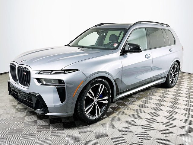 2023 BMW X7 M60i