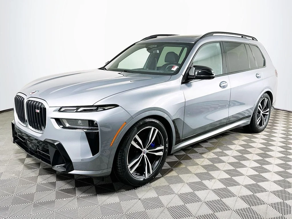 2023 BMW X7 M60i's photo