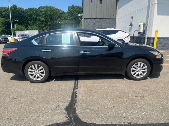 Used 2015 Super Black Nissan 2.5 S image 2