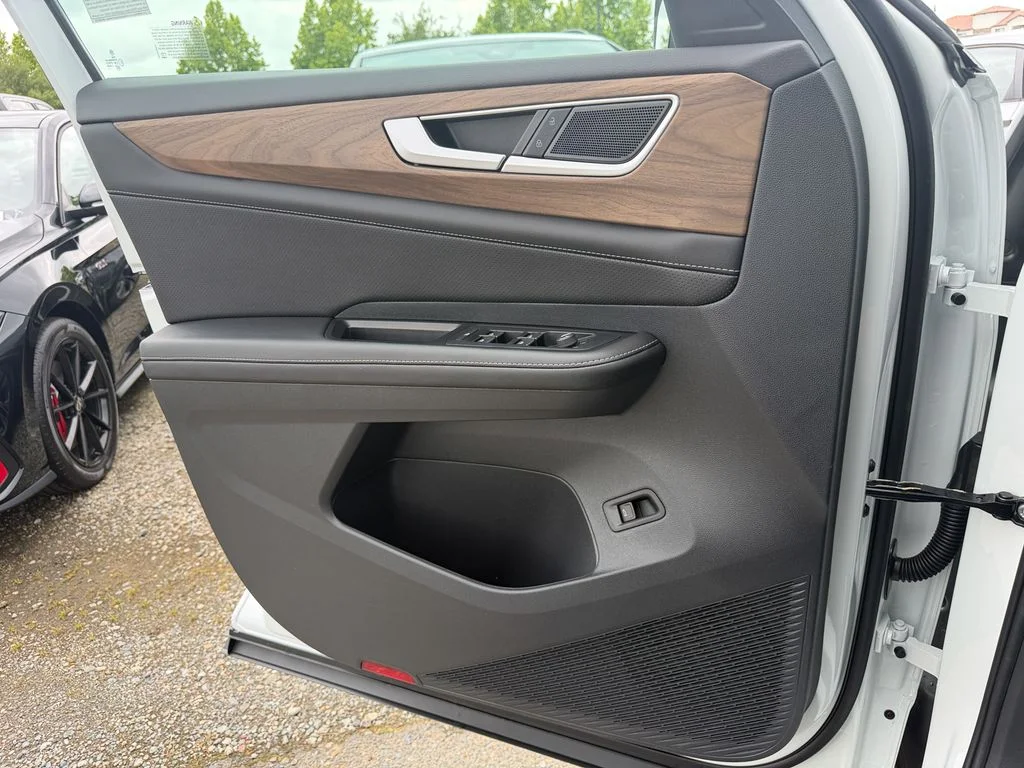 New 2026  Volkswagen 2.0T SE w/Technology image 14