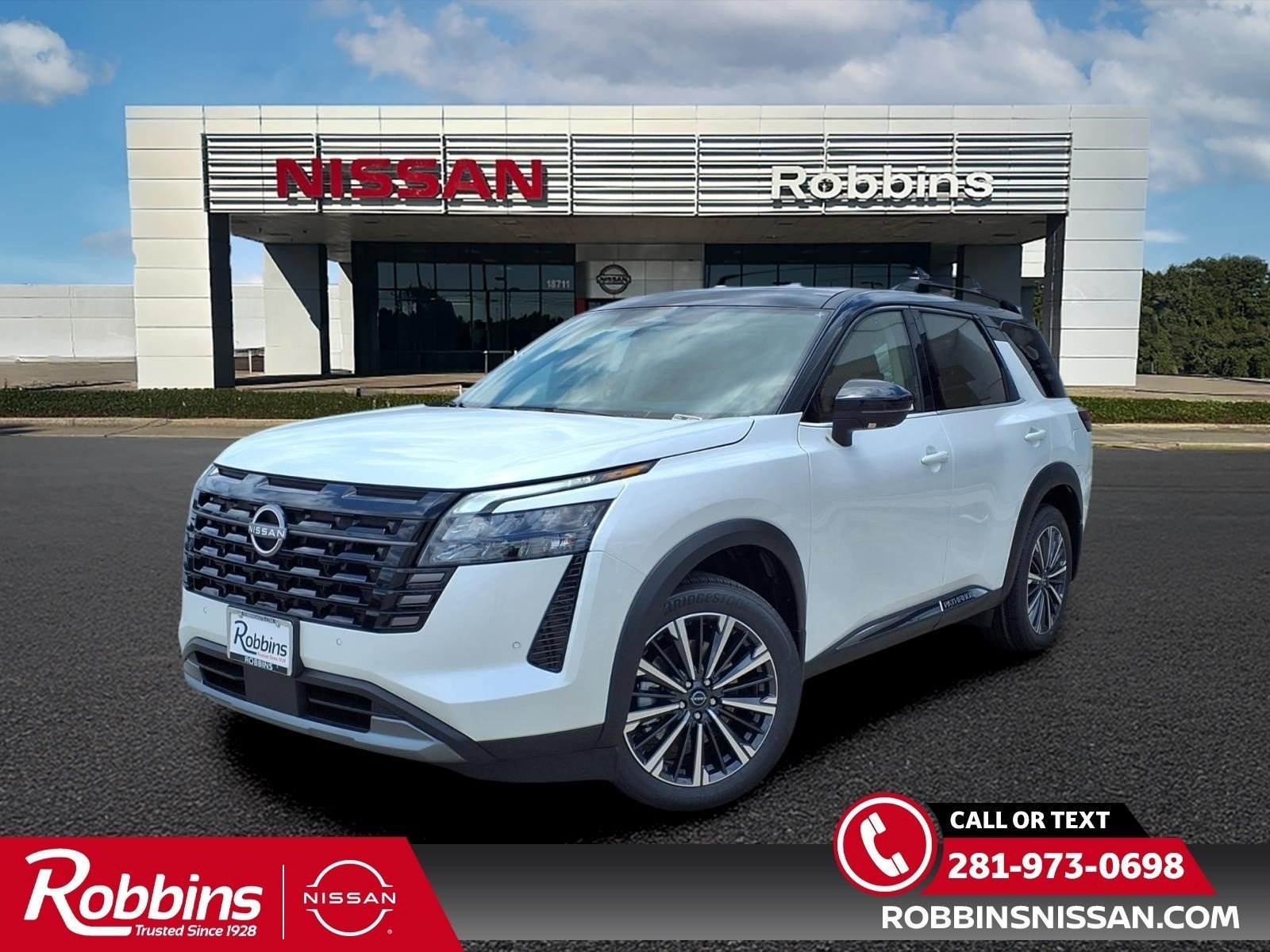 Everest White Pearl TriCoat / Super Black Two-tone 2026 Nissan Pathfinder Platinum FWD SUV / Crossover Front-Wheel Drive 9-Speed Automatic