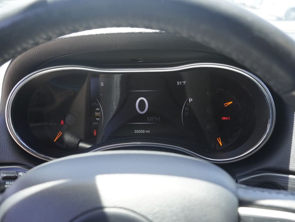 Used 2021 White Jeep Laredo X image 10
