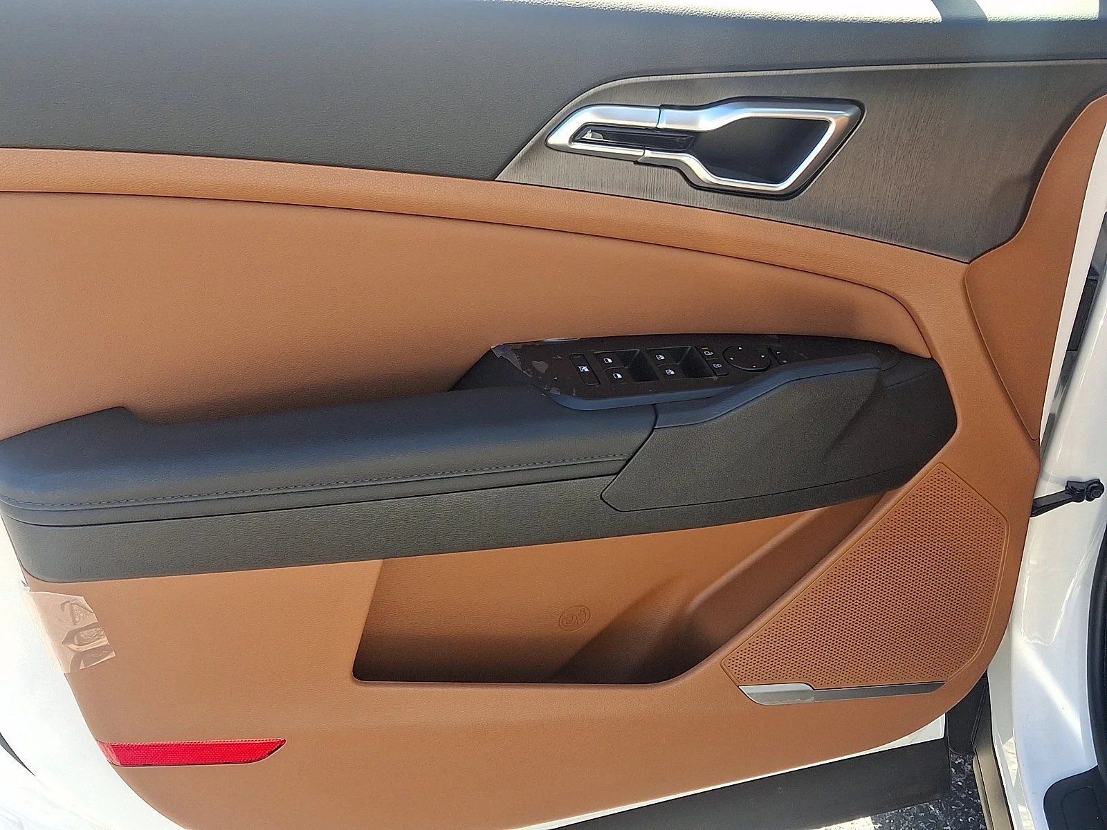 New 2027 White Kia X-Line image 12