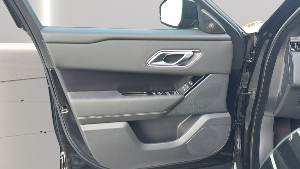 New 2026 Santorini Black Land Rover  image 20