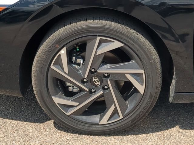 New 2025 Black Hyundai SEL Sport image 38