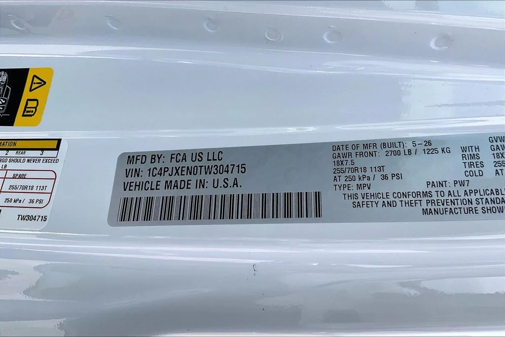 New 2026 Bright White Clear-Coat Exterior Paint Jeep Sahara image 10