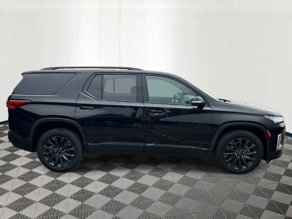 Used 2024 Mosaic Black Metallic Chevrolet RS image 5