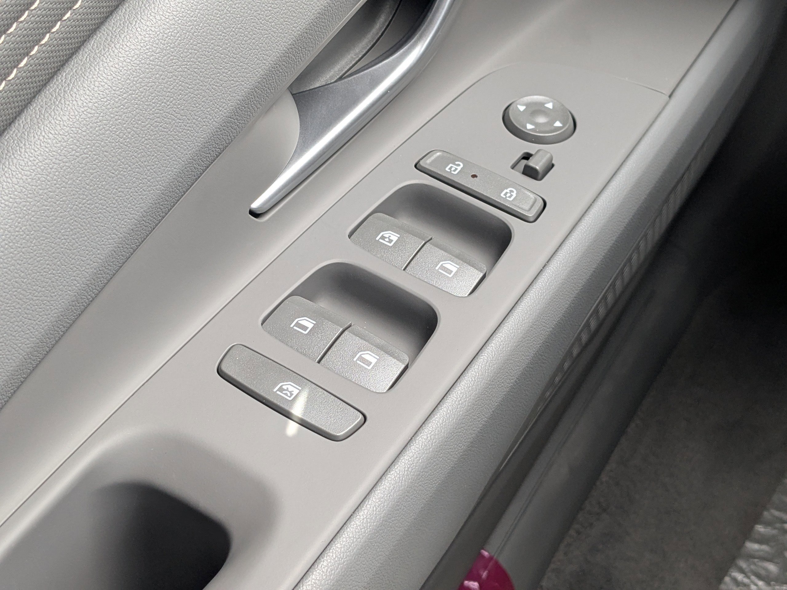 New 2025 Fluid Metal Hyundai SEL Sport image 26