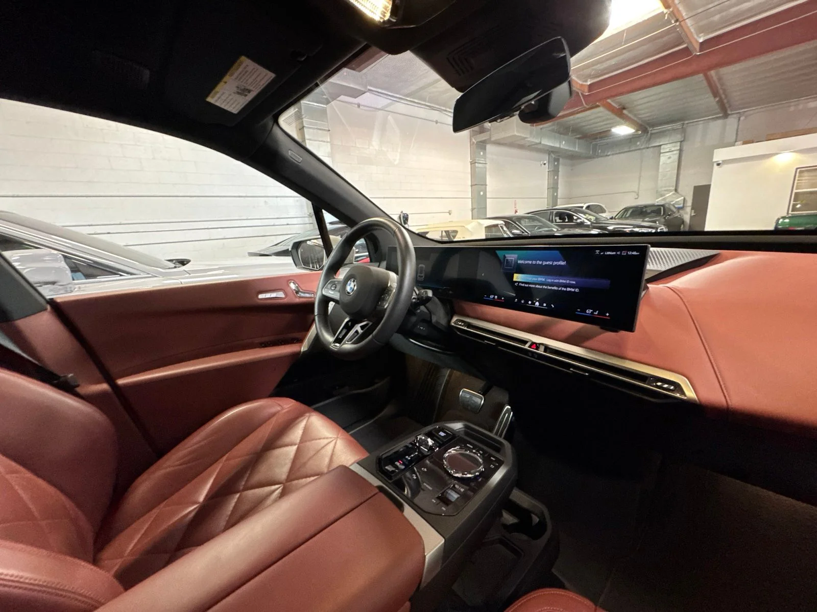 Used 2026 Beige BMW xDrive60 image 31