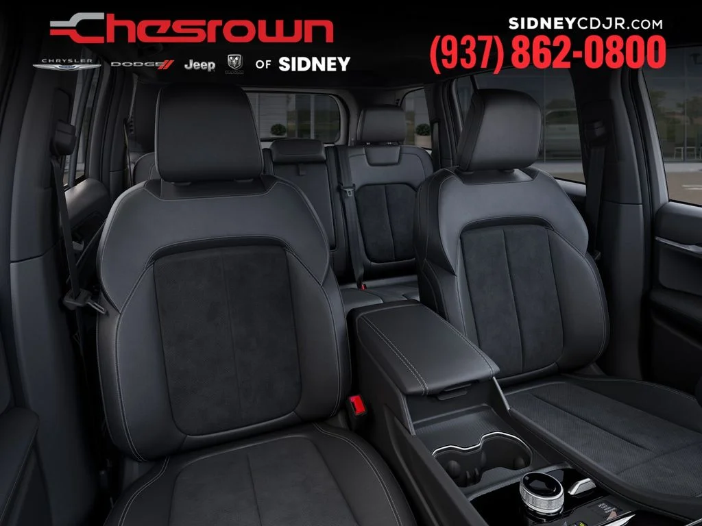 New 2026 Bright White Clear-Coat Exterior Paint Jeep Laredo Altitude image 16