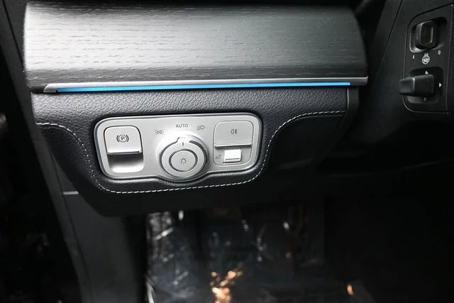 Used 2024  Mercedes-Benz GLE 580 image 16