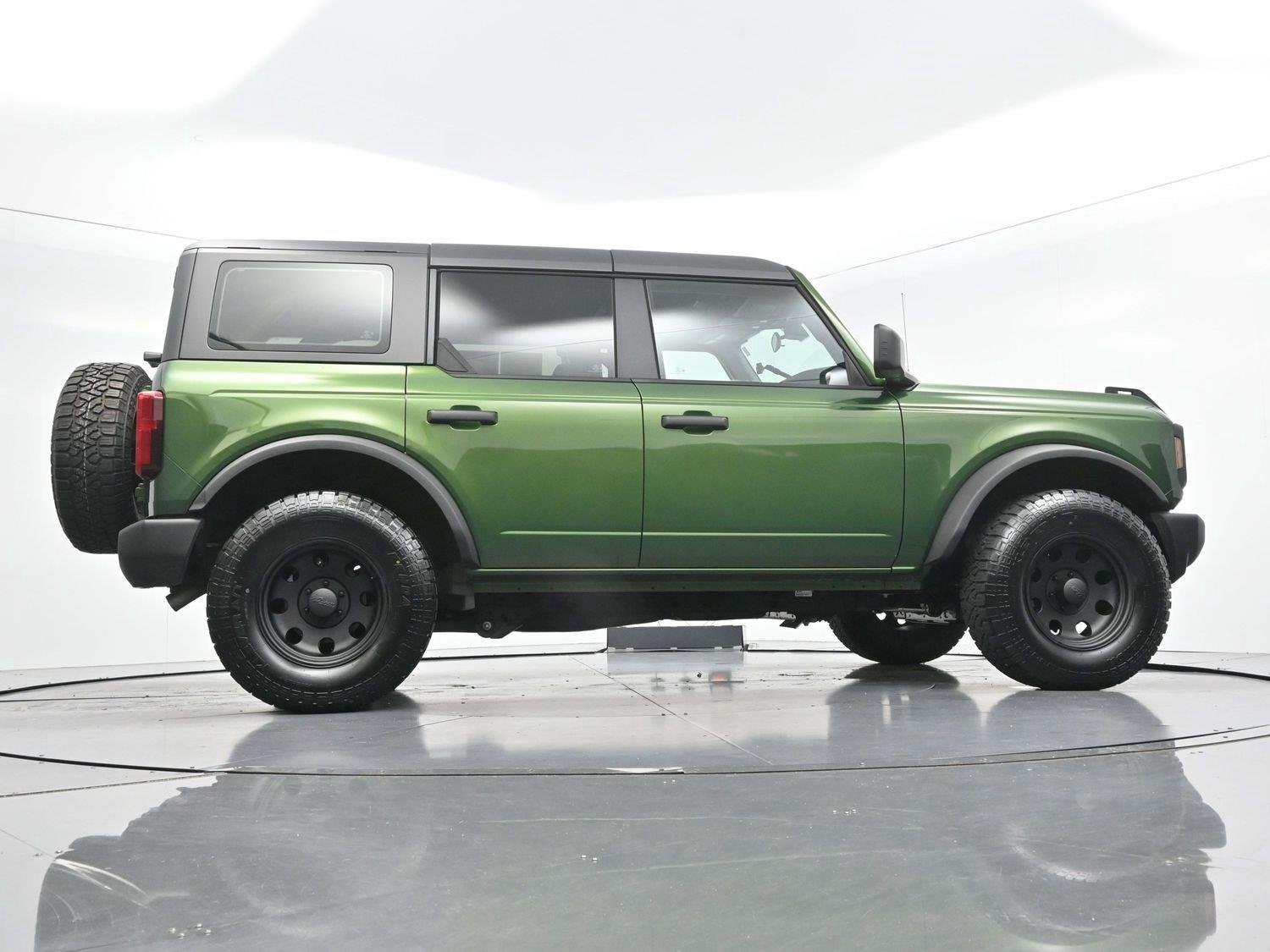 Used 2025 Green Ford Base image 55
