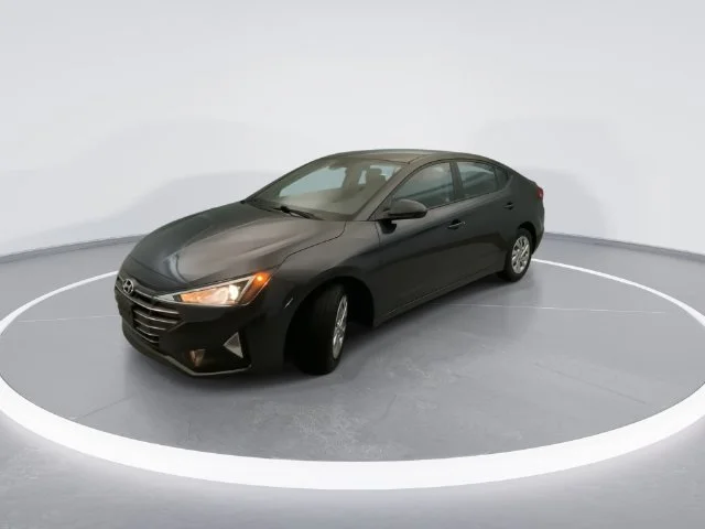 Used 2020 Gray Hyundai SE image 2