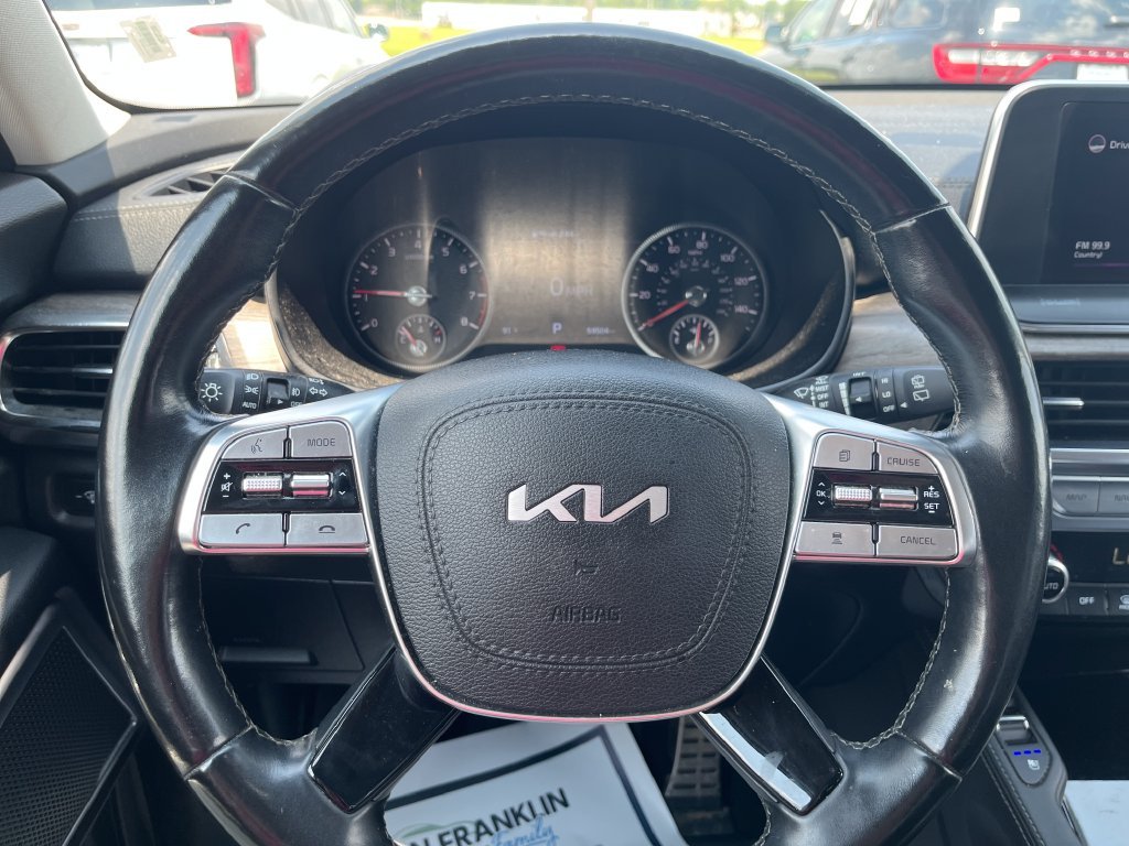 Used 2022 White Kia SX image 14