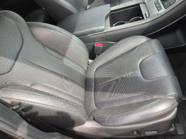 Used 2020 Black Hyundai SEL image 11