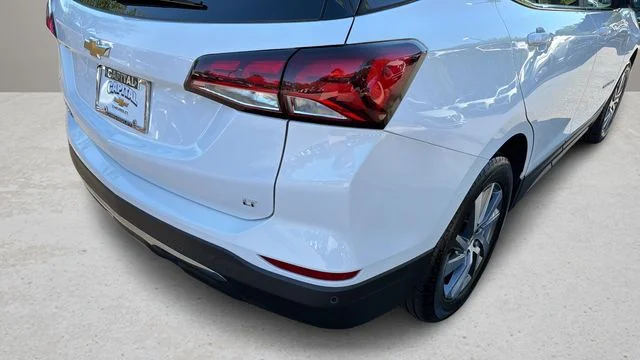 Used 2022 White Chevrolet LT image 38