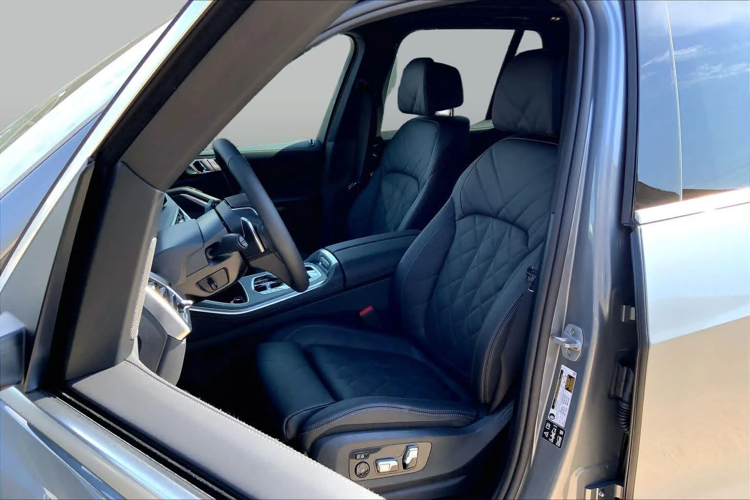 New 2026 Skyscraper Grey Metallic BMW xDrive40i image 9