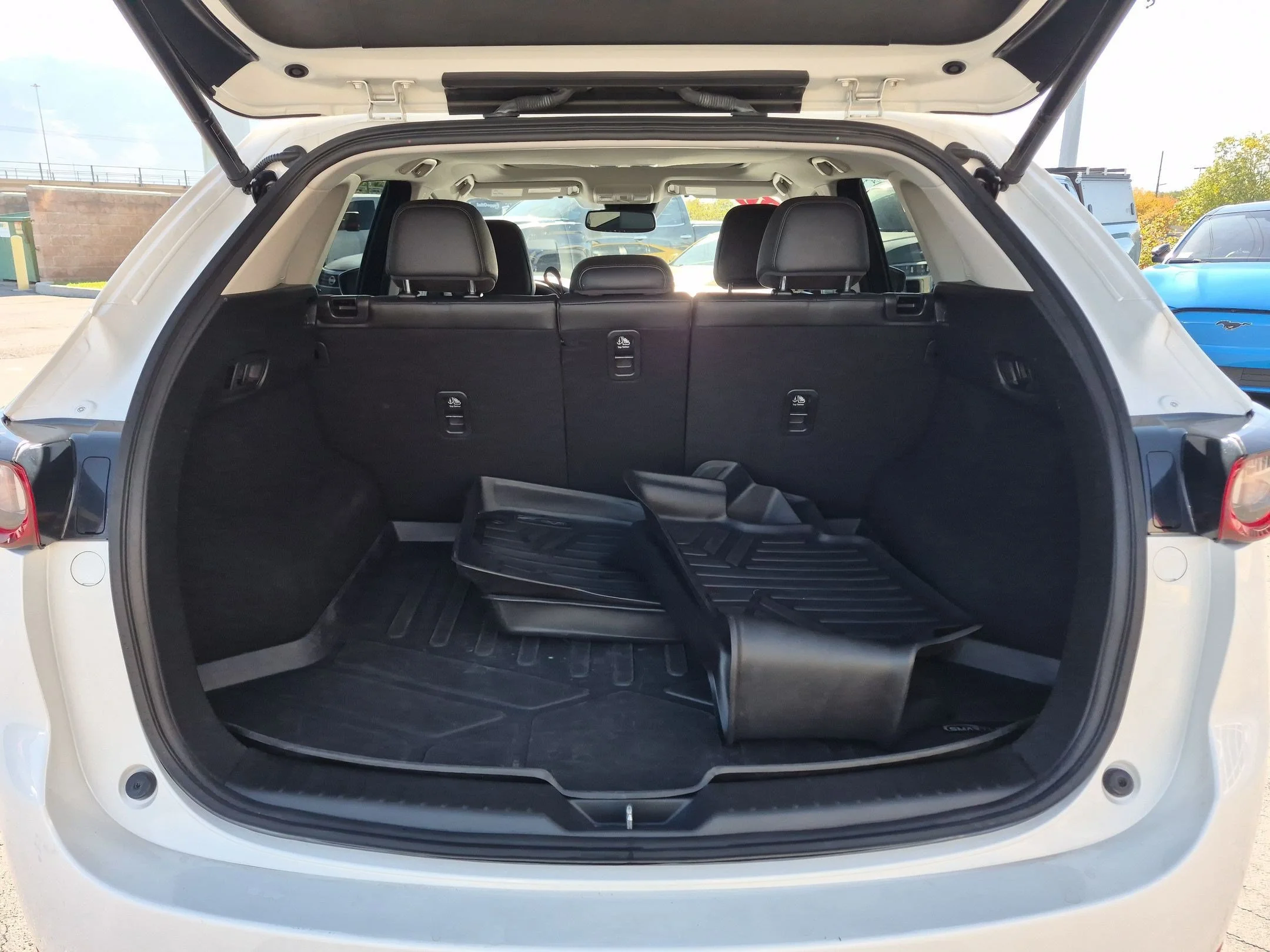 Used 2019 Snowflake White Pearl Mica Mazda Grand Touring image 32