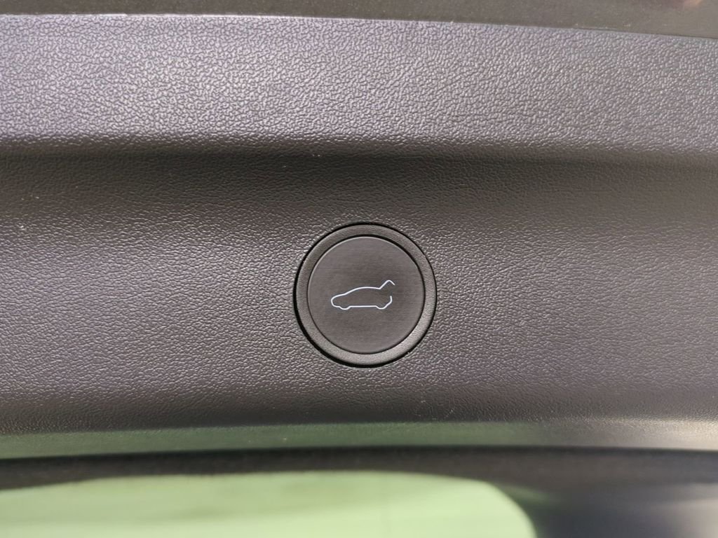 2023 Tesla Model Y Long Range - Photo 15