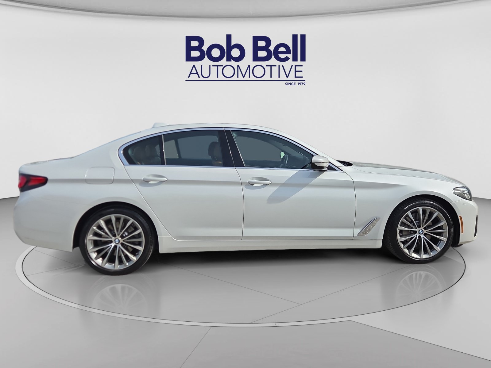 2022 BMW 5 Series 530i - Photo 6