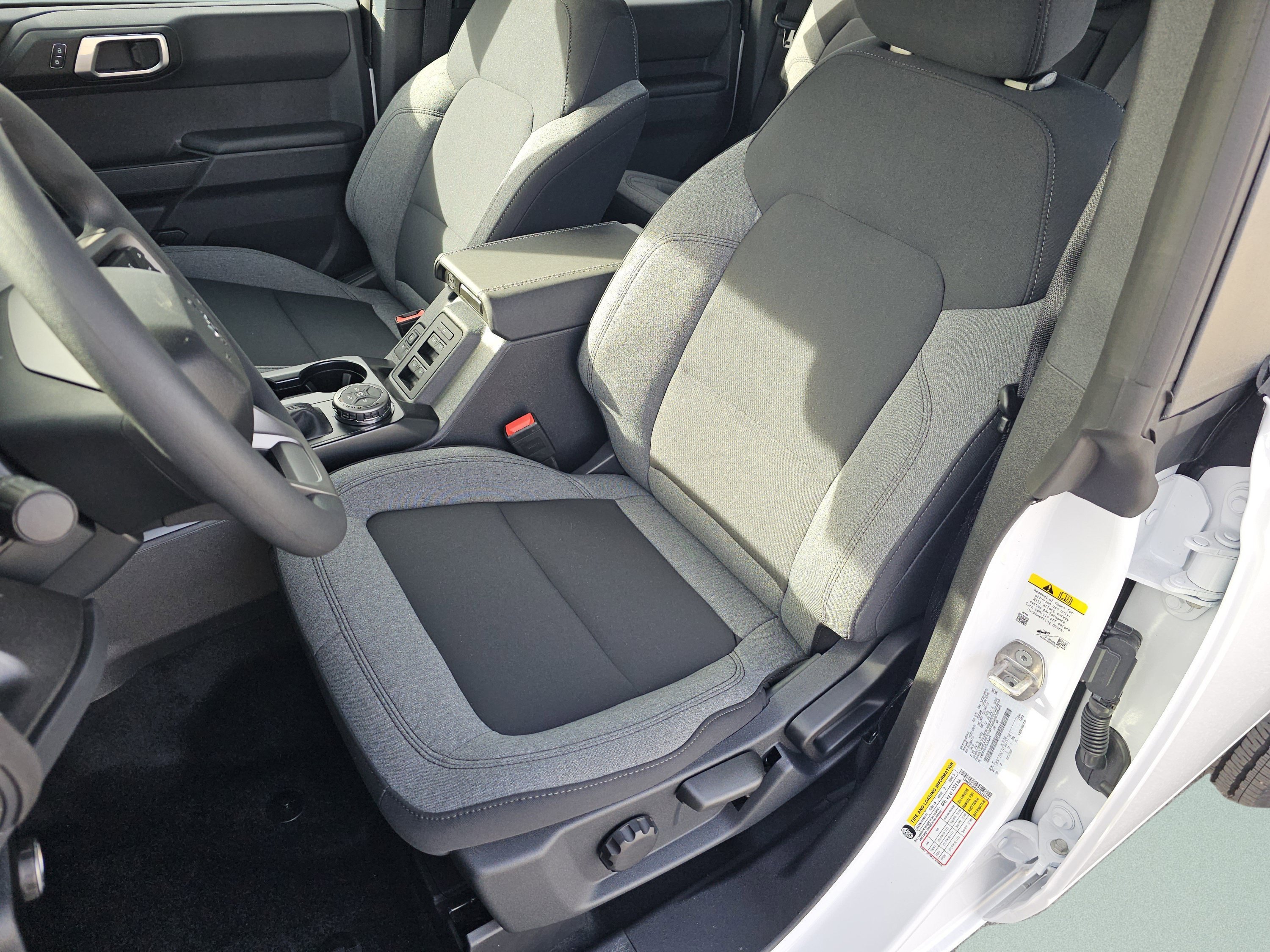 2025 Ford Bronco 4-Door Base - Photo 6