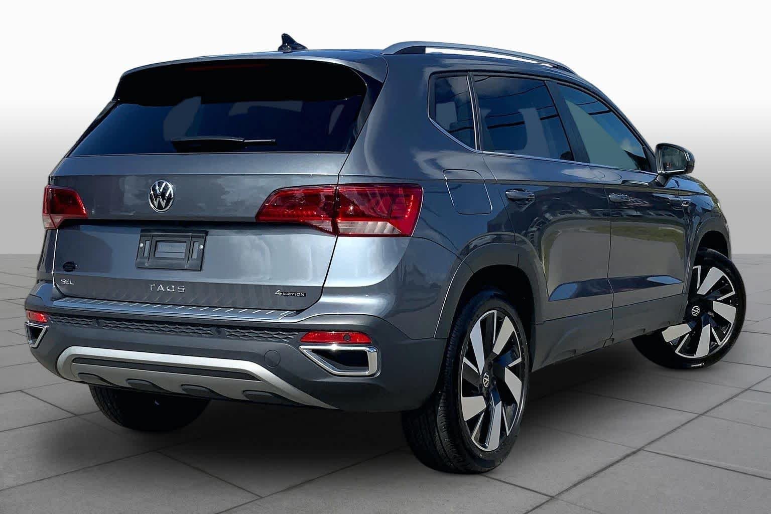 Used 2024 Platinum Gray Metallic Volkswagen SEL image 13