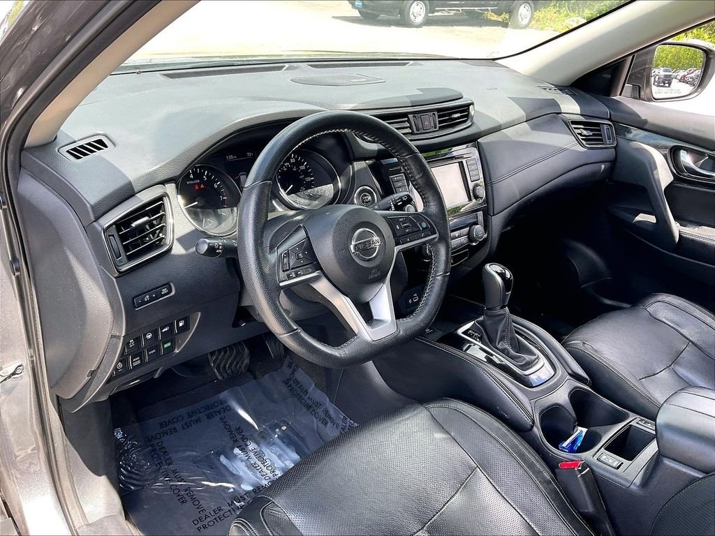 Used 2019 Gun Metallic Nissan SL image 8