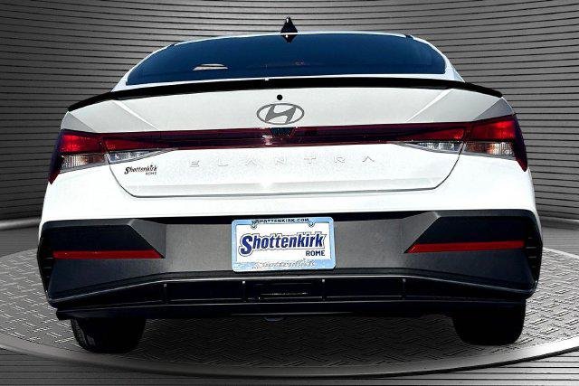 New 2026 White Hyundai SEL Sport Plus image 4