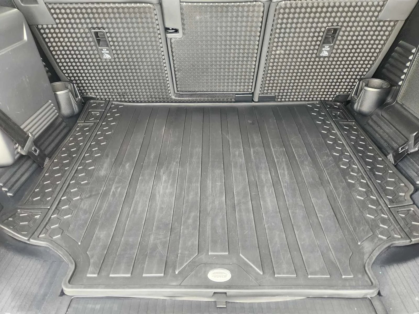 Used 2022 Eiger Grey Metallic Land Rover SE image 34