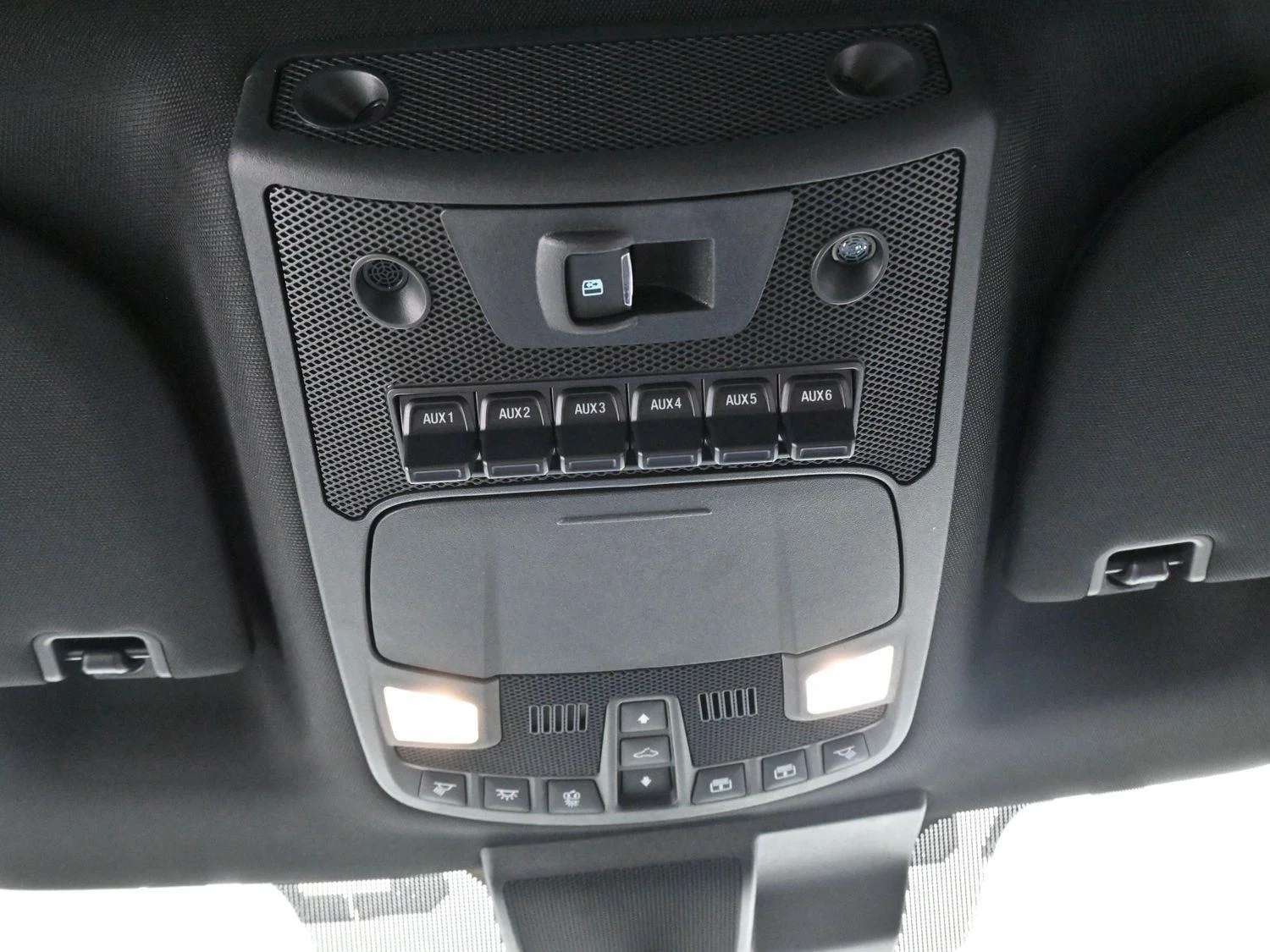 Used 2022 White Ford XL image 30