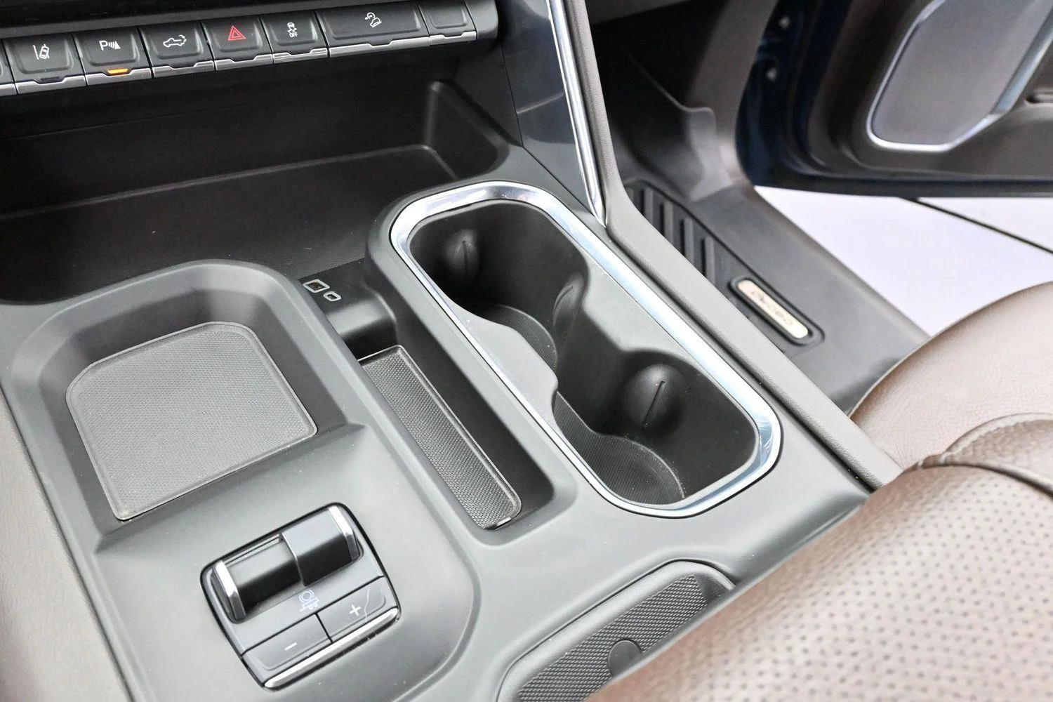 Used 2024 Downpour Metallic GMC Denali image 19