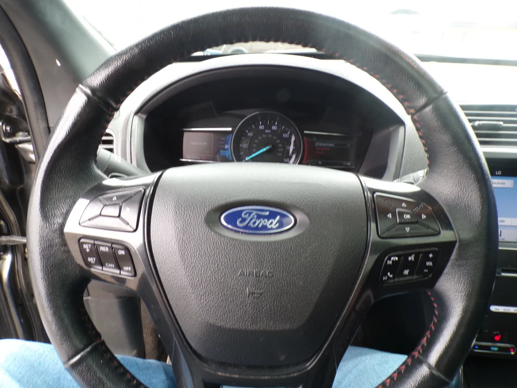 Used 2018 Magnetic Metallic Ford Sport image 22