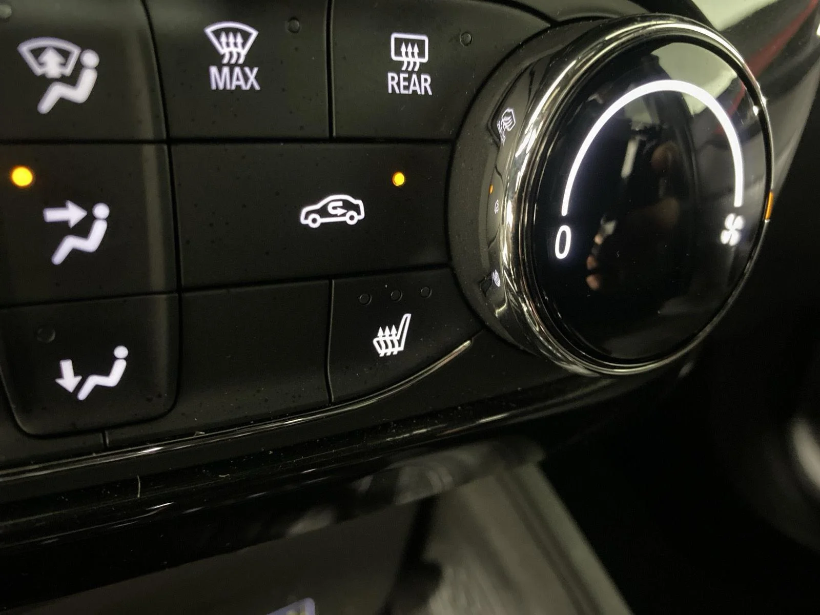 Used 2025 Iridescent Pearl Tricoat Chevrolet RS image 20