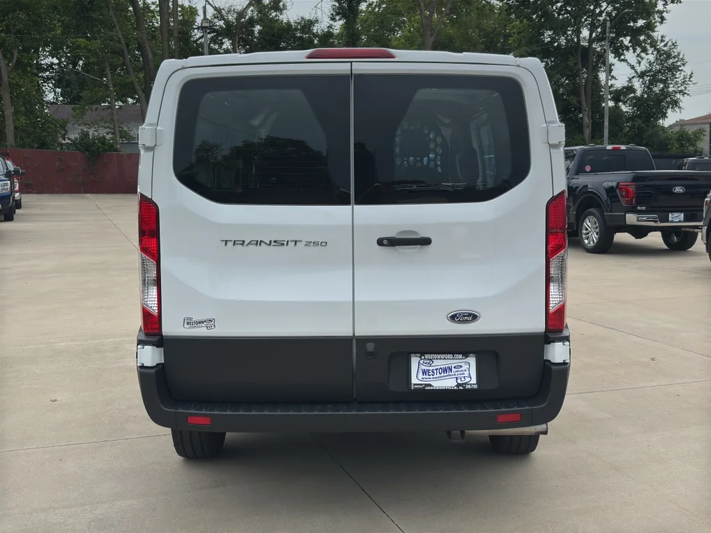 Used 2025 Oxford White Ford Base image 8