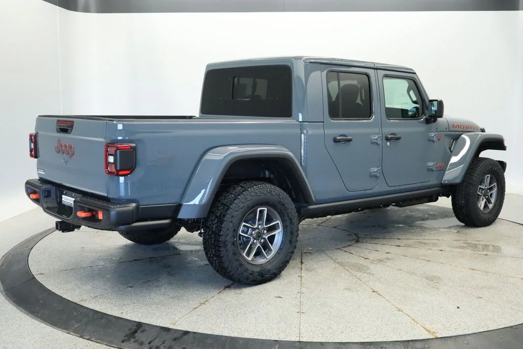 New 2026 Anvil Clear-Coat Exterior Paint Jeep Mojave X image 6