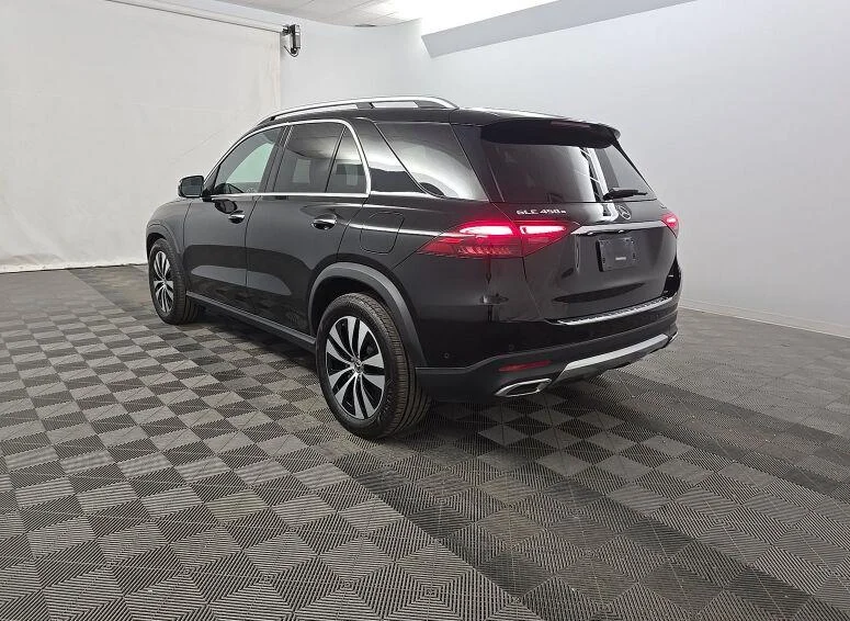 Used 2025  Mercedes-Benz GLE 450e image 3