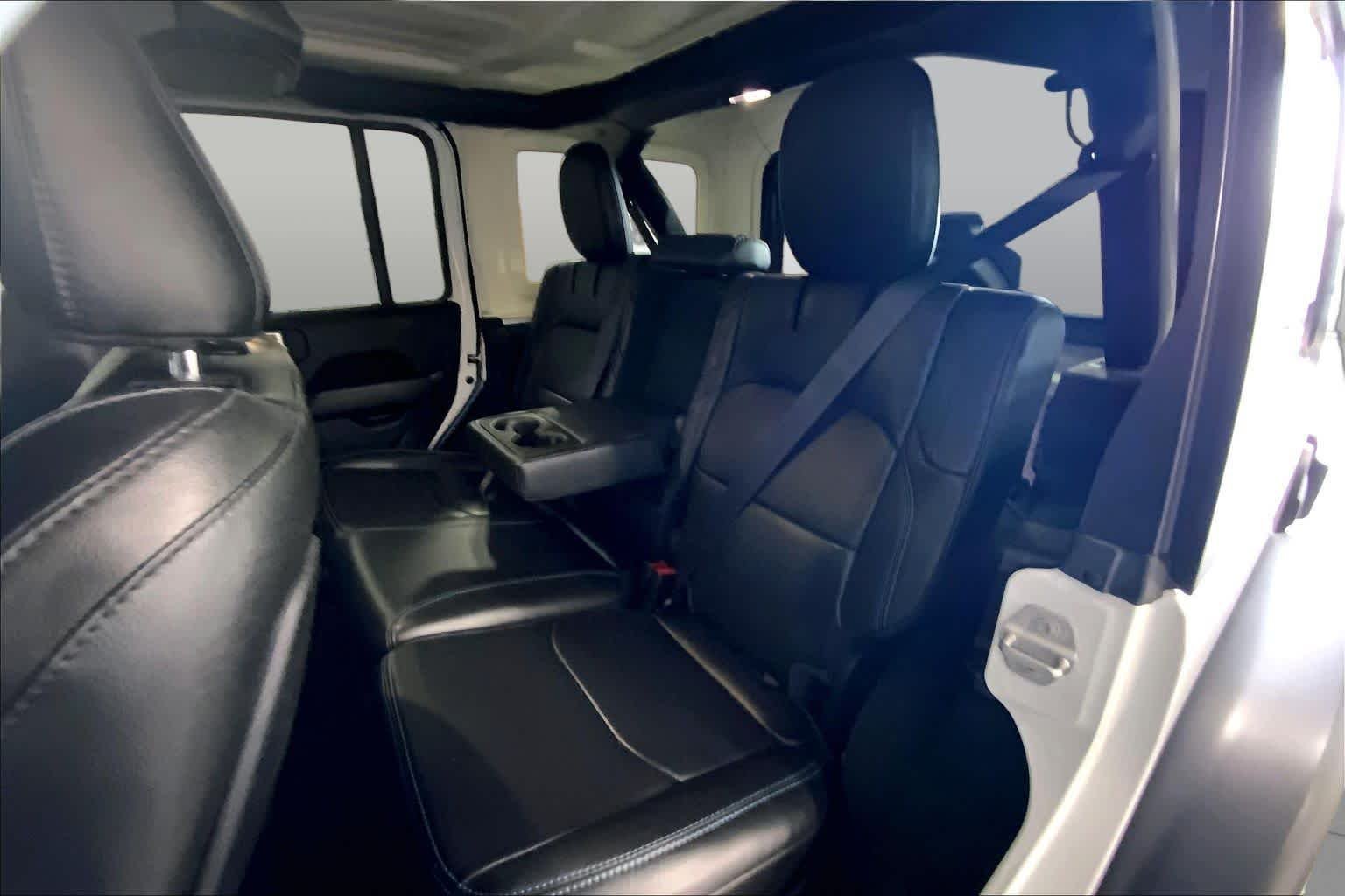 Used 2022 Bright White Clearcoat Jeep Unlimited Rubicon image 20