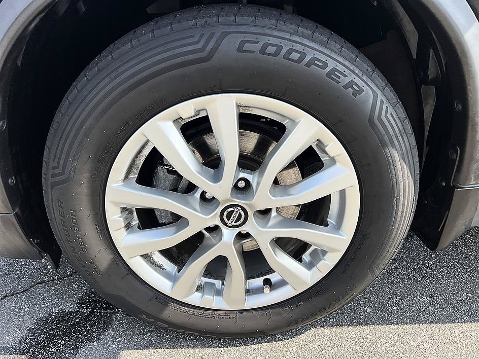 Used 2019 Magnetic Black Pearl Nissan S image 9