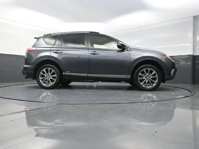 Used 2018 Gray Toyota Limited image 38