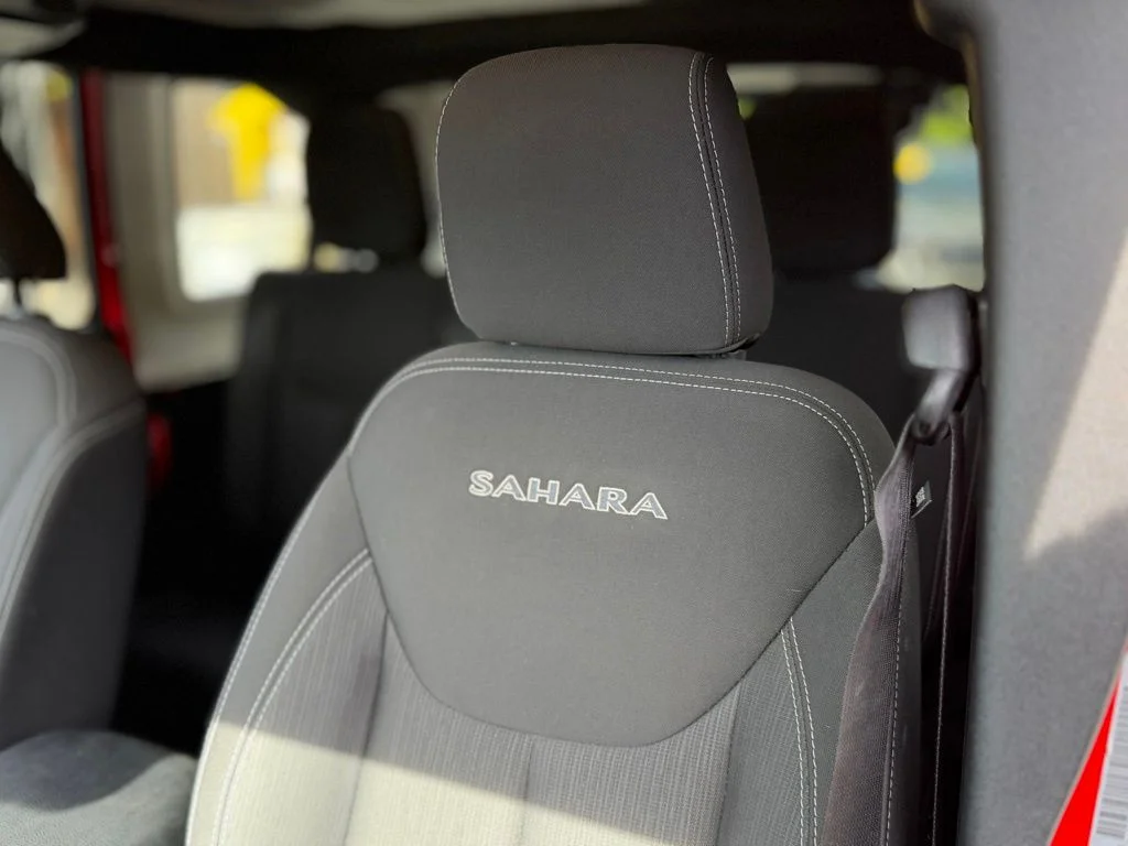 Used 2018 Red Jeep Unlimited Sahara image 6