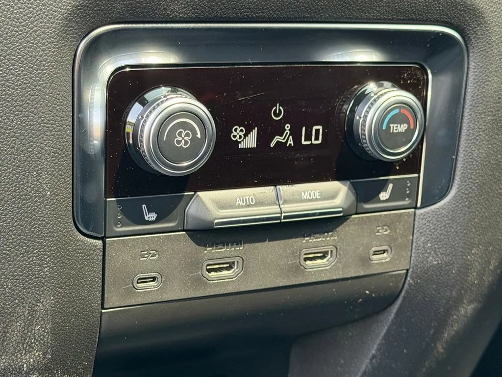 2026 GMC Yukon XL Denali - Photo 25