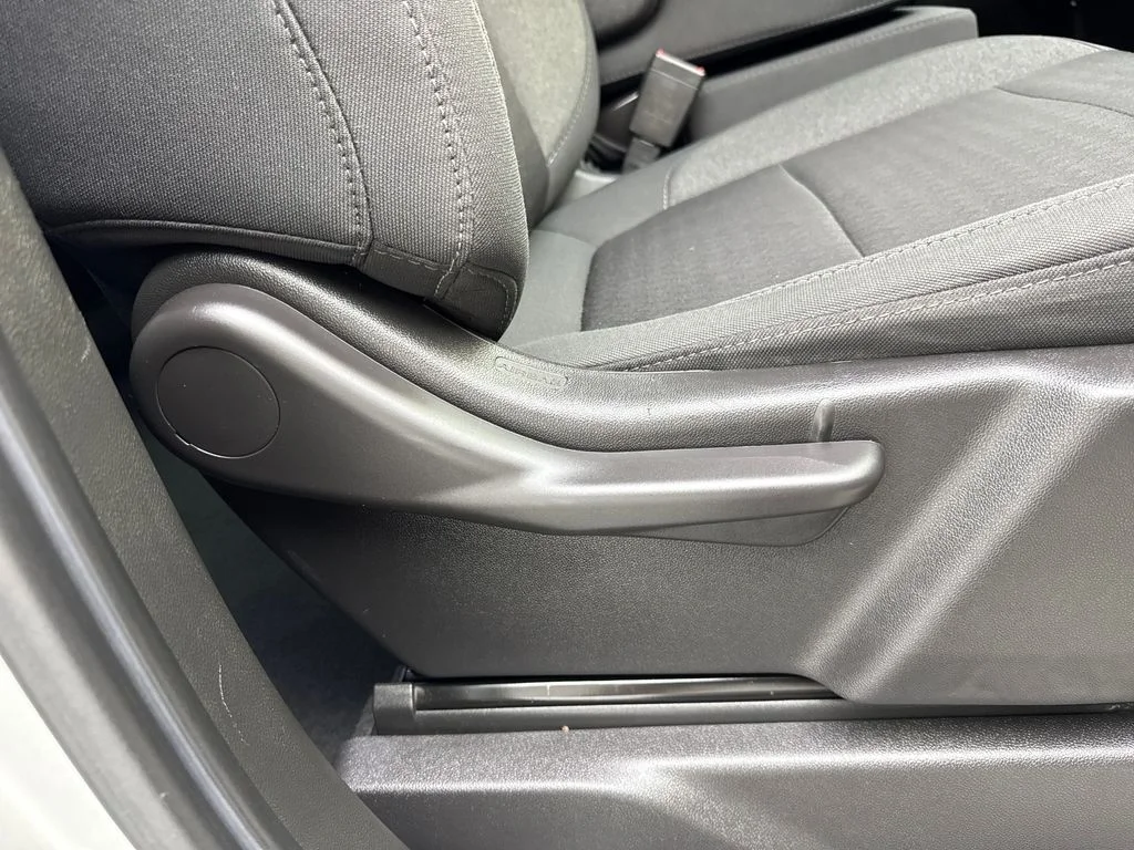 Used 2022 Silver Chevrolet Custom image 46