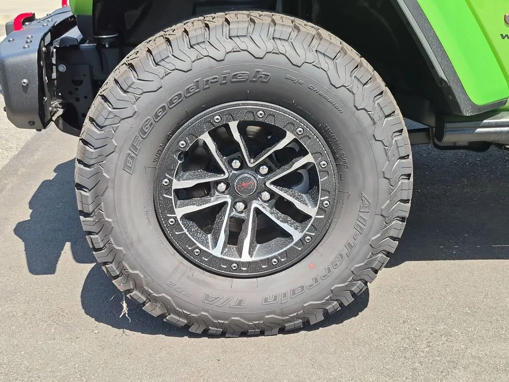 New 2026 Mojito Clear-Coat Exterior Paint Jeep Rubicon X image 9