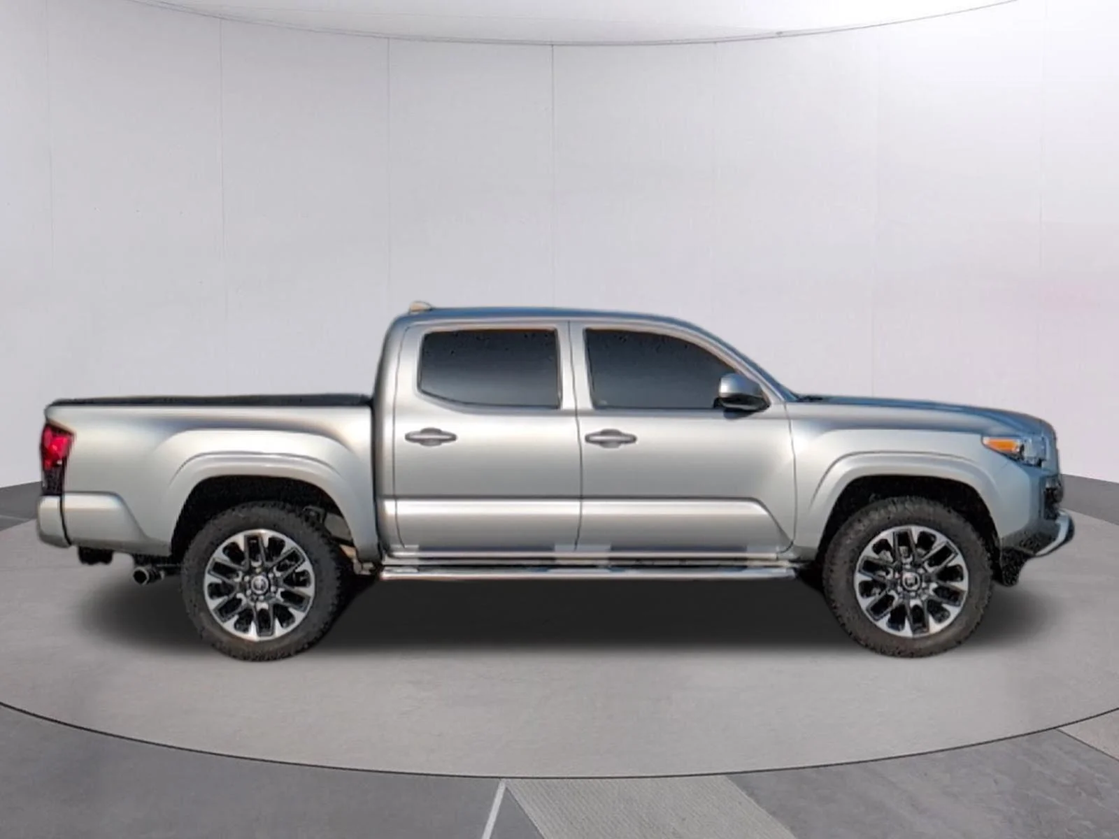 Used 2022 Celestial Silver Metallic Toyota SR image 9